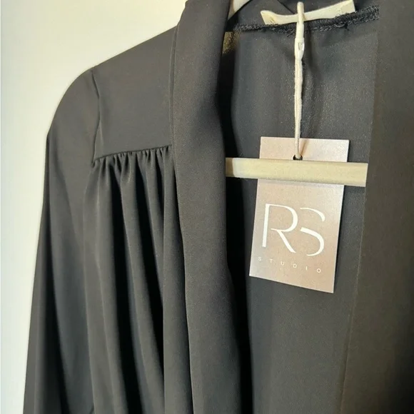 Solid chiffon surplice bodysuit​ - Picture 4 of 4